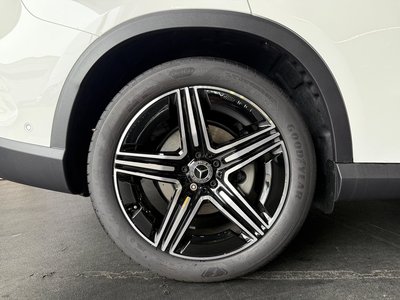 MERCEDES-BENZ GLC - 10