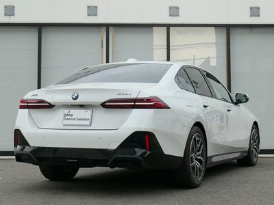 2024 BMW 5 SERIES 照片 2