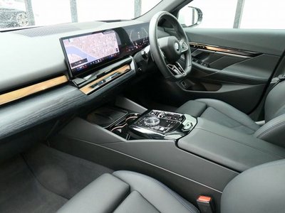 2024 BMW 5 SERIES — миниатюра 14