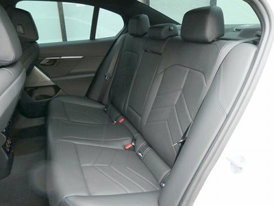 2024 BMW 5 SERIES — миниатюра 11