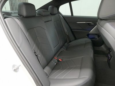 2024 BMW 5 SERIES — миниатюра 12
