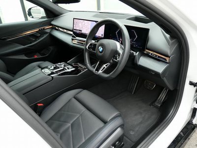2024 BMW 5 SERIES — миниатюра 13