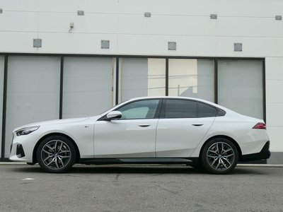 2024 BMW 5 SERIES — миниатюра 52