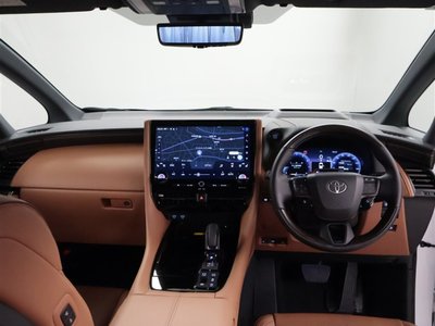 2025 Toyota VELLFIRE photo 5