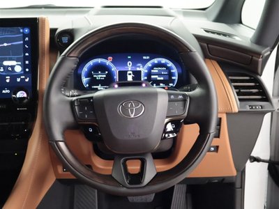 2025 Toyota VELLFIRE photo 6