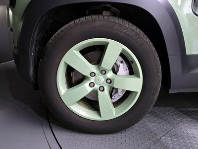 LAND ROVER DEFENDER - 6