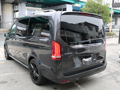 صورة 9 لـ 2024 Mercedes-BENZ V-CLASS