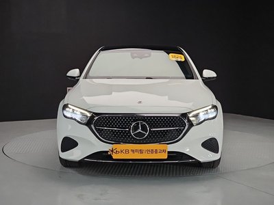 MERCEDES-BENZ E-CLASS - 1