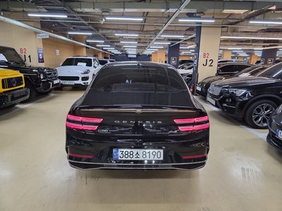 GENESIS G80 (RG3) - 2