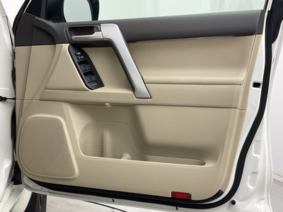 TOYOTA LAND CRUISER PRADO - 9