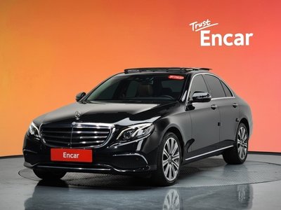 MERCEDES-BENZ E-CLASS - 1