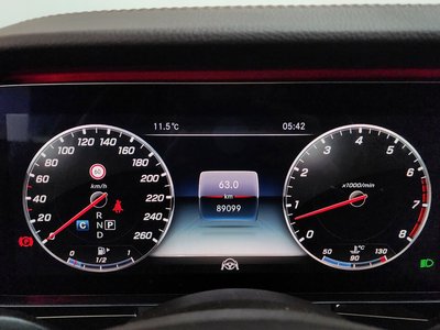 MERCEDES-BENZ E-CLASS - 8