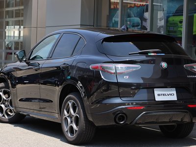 صورة 12 لـ 2025 ALFA Romeo STELVIO
