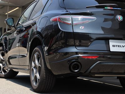 صورة 15 لـ 2025 ALFA Romeo STELVIO