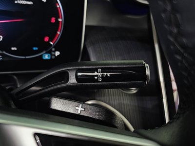 MERCEDES-BENZ GLC - 9