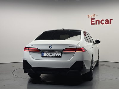 BMW 5 SERIES - 4