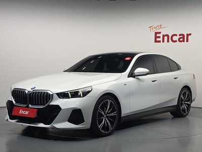 BMW 5 SERIES - 1