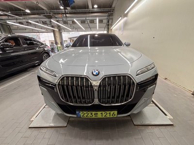 BMW 7 SERIES - 1