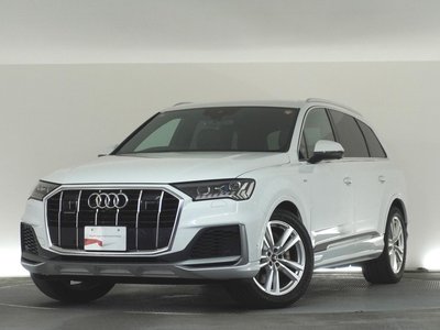 AUDI Q7 - 1