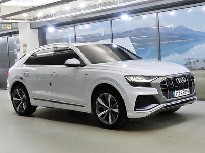 صورة 1 لـ 2021 AUDI Q8