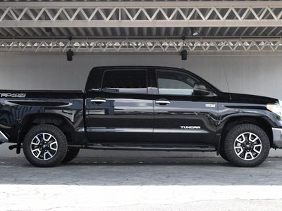 TOYOTA TUNDRA - 7