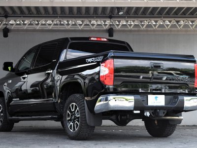 TOYOTA TUNDRA - 9
