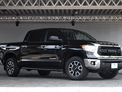 TOYOTA TUNDRA - 1