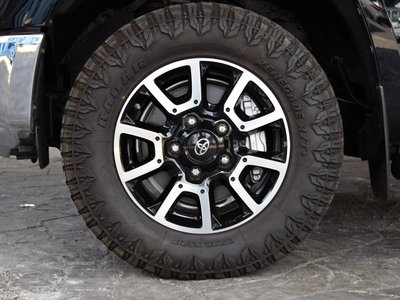 TOYOTA TUNDRA - 8