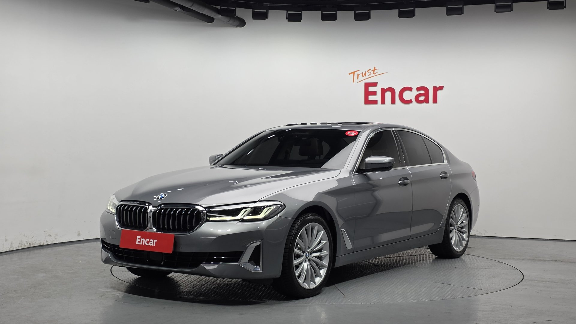 BMW 5 SERIES - View 1