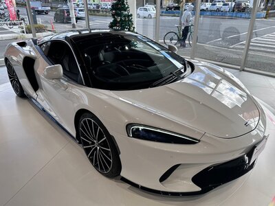 MCLAREN GT - 9