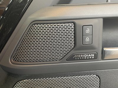 2023 LAND Rover DEFENDER thumbnail 37