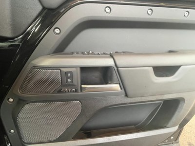 2023 LAND Rover DEFENDER thumbnail 38