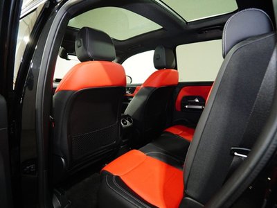 2025 Mercedes-BENZ GLB — миниатюра 22