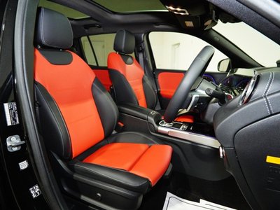 2025 Mercedes-BENZ GLB — миниатюра 12