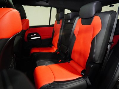 2025 Mercedes-BENZ GLB — миниатюра 21