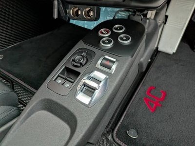 صورة مصغرة 32 لـ 2018 ALFA Romeo 4C