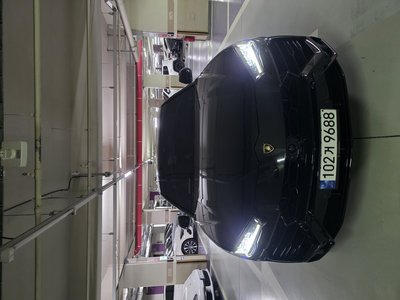 LAMBORGHINI URUS - 5