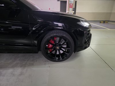 LAMBORGHINI URUS - 6