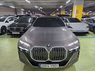 BMW 7 SERIES - 1