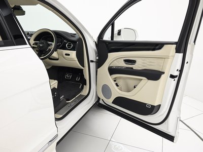 BENTLEY BENTAYGA - 8