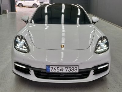 PORSCHE PANAMERA - 1