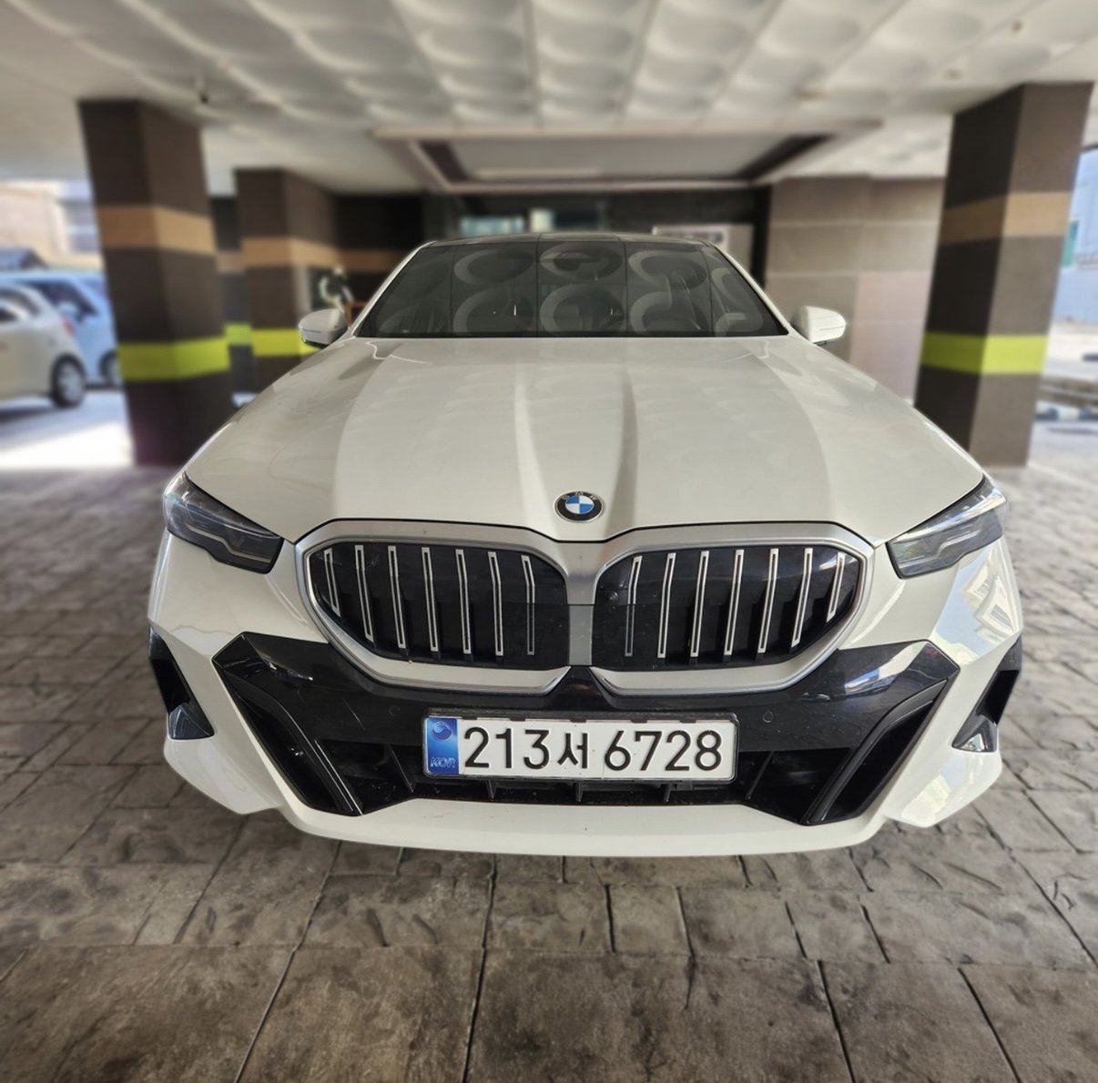 BMW 5 SERIES - View 1