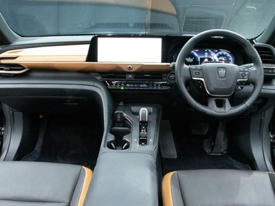 TOYOTA CROWN CROSSOVER - 2