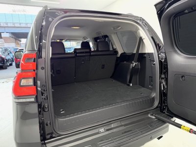 TOYOTA LAND CRUISER PRADO - 8