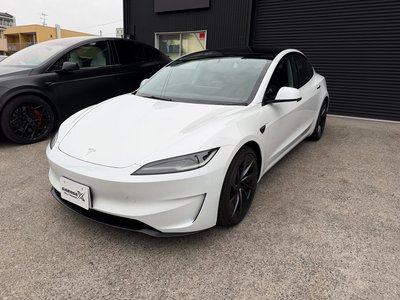 TESLA MODEL 3 - 4
