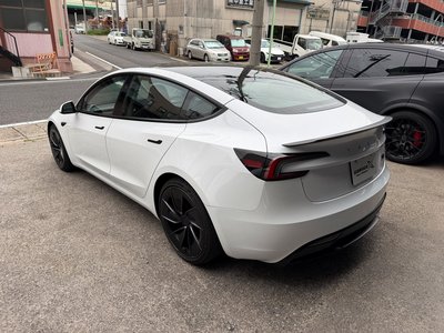 TESLA MODEL 3 - 6