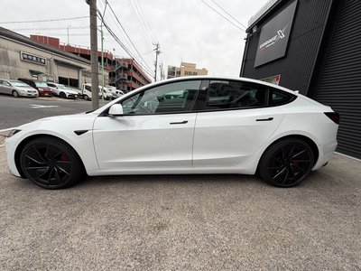 TESLA MODEL 3 - 5