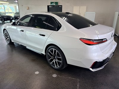 BMW 7 SERIES - 8