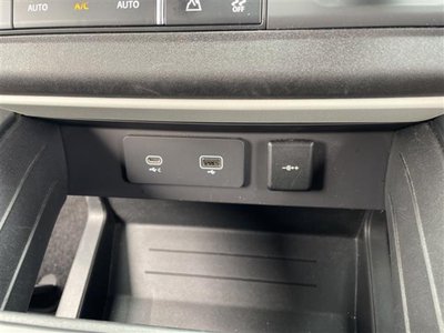 LAND ROVER DEFENDER - 7