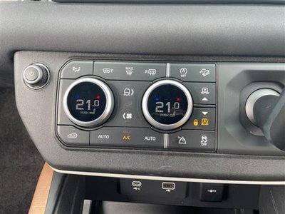 LAND ROVER DEFENDER - 6